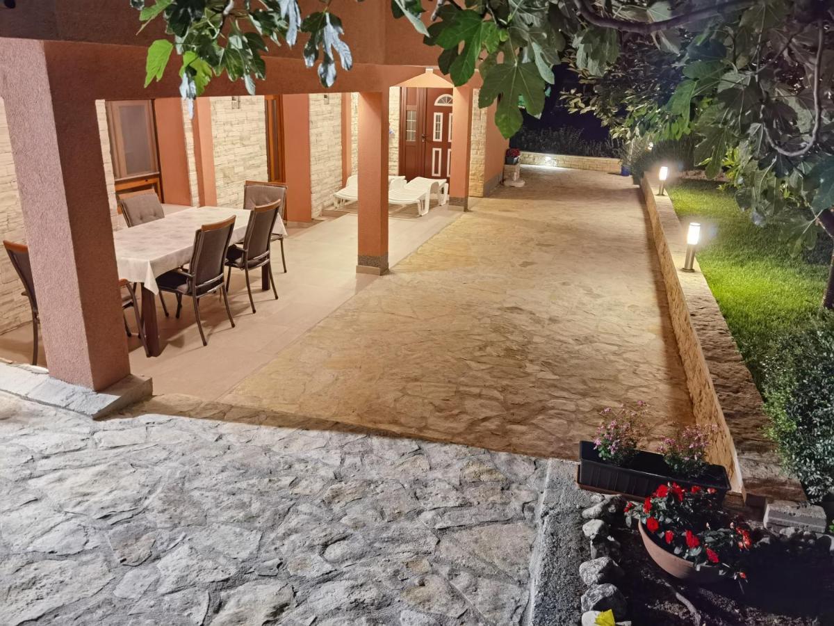 Apartman Bura Apartamento Posedarje Exterior foto