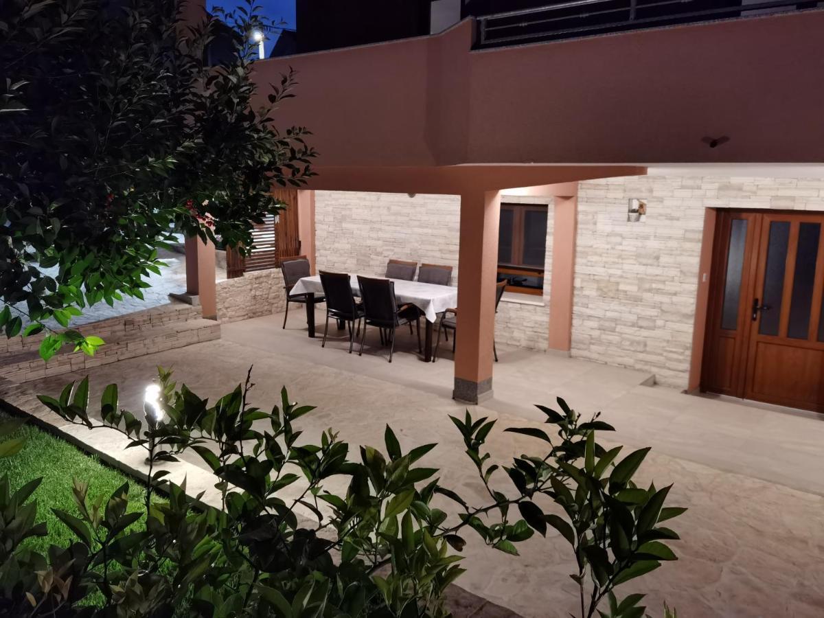 Apartman Bura Apartamento Posedarje Exterior foto