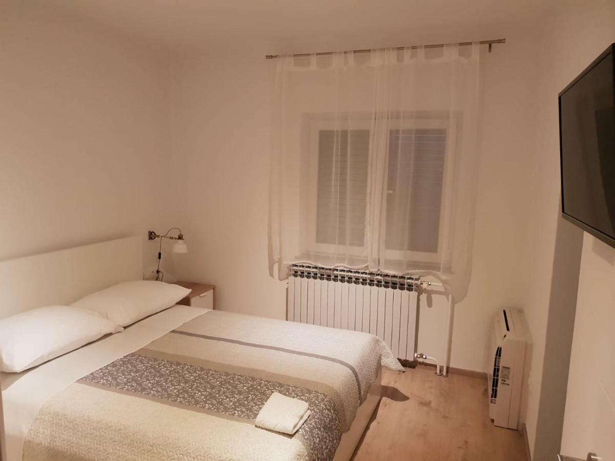 Apartman Bura Apartamento Posedarje Exterior foto